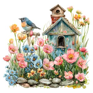 Puede incluir: Un pájaro azul posado en un poste de madera frente a una casita de pájaros azul con una chimenea de ladrillo rojo. La casita de pájaros está rodeada de flores rosas y blancas.