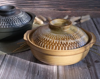 Handgefertigter schwarzer/karamellfarbener japanischer Donabe-Tontopf mit Stammesdruckmuster | Keramik-Kochtopf aus Steingut – Gas/Ofen Nabe Hotpots Eintöpfe