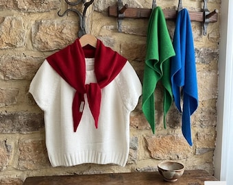 Bufanda triangular de lana tejida, chal liso, pañuelo para el cuello acogedor.