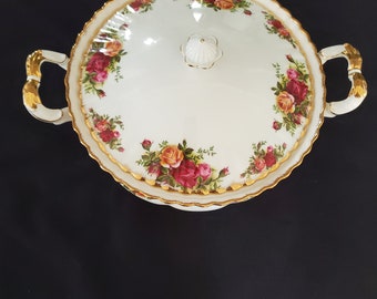 CHINA, Royal Albert, &quot; Old Country Roses &quot;, 1962 England design.