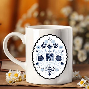 Marian Catholic Coffee Mug – Miraculous Medal Virgin Mary Cup – Traditional Catholic Gift – Faith Mug for Mom – Marian Cross Design