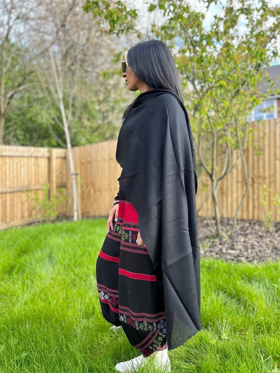 black pashmina hijab