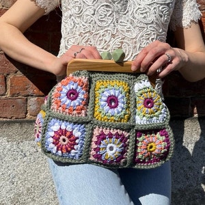 Pattern Crochet Granny Square Bag Wood Handle