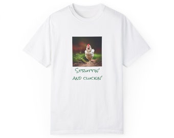 Camiseta pavoneándose y cloqueando