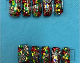 Uñas prensadas abstractas de acebo navideño