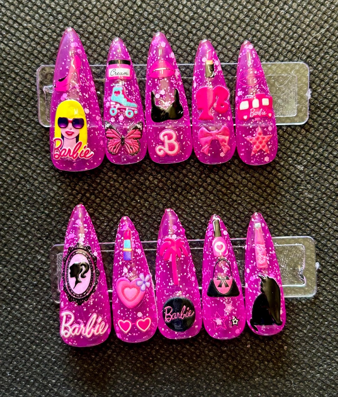 ピンクの斑点のあるバービーの押し付けネイル - Etsy 日本