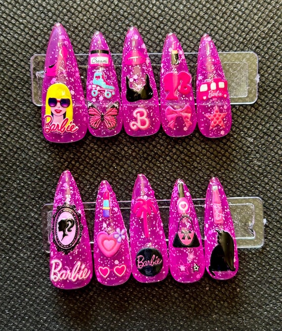 ピンクの斑点のあるバービーの押し付けネイル - Etsy 日本