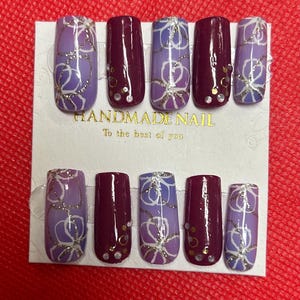 Light and dark purple floral press on nails
