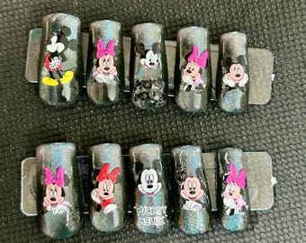 kocie oko Myszki Miki i Myszki Minnie na paznokciach