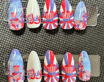 Diseño divertido para uñas postizas del 4 de julio