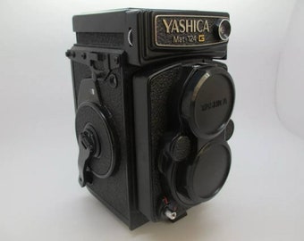 Yashica Mat 124 G TLR with 80mm 124G Lens with Case