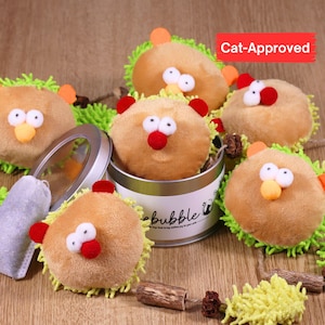 Jouet pour chat en peluche avec herbe à chat Forest Pals | Jouet pour chat à donner des coups de pied et à câliner | à mâcher Silvervine | Jouet froissé pour chat avec boîte en métal par Bluebubble