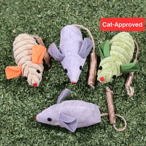 Catnip Silvervine Kicker Mice Cat Toy: 100% Herbal Stuffed, Silvervine Stick Tail, 3 Pack