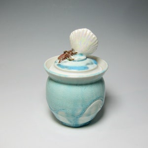 Unico vaso coperto Seascape con manico a conchiglia scolpito a mano e Sea Star - Ceramica in porcellana fatta a mano - Vaso coperto con coperchio in vaso con coperchio a ruota