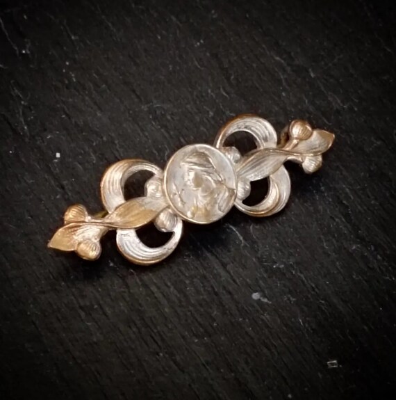 Broche Art Nouveau Plaquée Or - Vintage - Occasion En Bon État - Style Décoratif Ancien