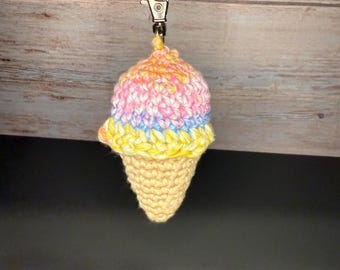 Gehaakte ijssleutelhanger | Regenboogkegel | Leuke tashanger | Kousvuller