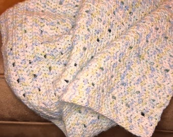 Szydełkowy kocyk dla niemowląt | Zielony, niebieski i biały | 24” x 24” | Ręcznie robiony | Kocyk do wózka