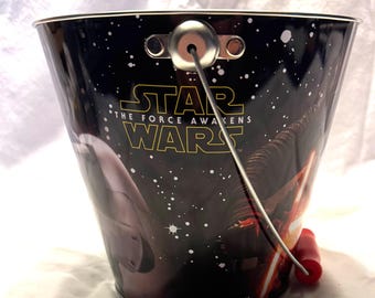 Star Wars: The Force Awakens Metal Bucket – Kylo Ren & Stormtrooper Design