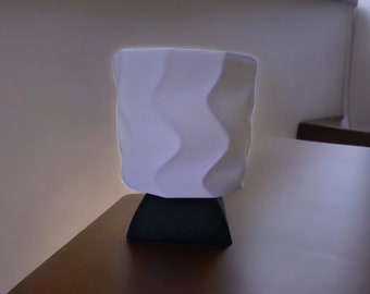 3D Printed Cordless Desk Lamp – Minimalist Geometric Design