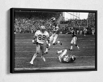 Staubach's Hail Mary Cowboys vs. Vikings Canvas Wall Art Home Decor Framed Poster Print
