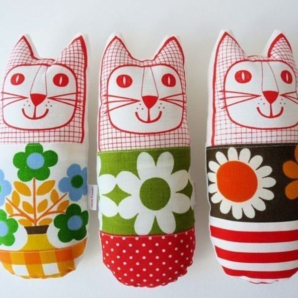 Scandinavian vintage fabric cats