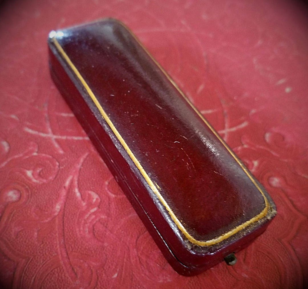 Vintage Leather Jewelry Case/ Pin Case/ Spikens From Dent / 1920s