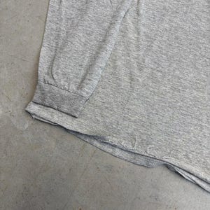 Vintage 2000s Nike Centre Swoosh Embroidered Thrashed Longsleeve T-Shirt / Retro / USA / Sportswear / Extra Large Gray zdjęcie 3