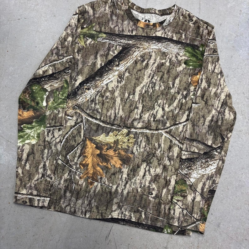 Vintage 2000s Mossy Oak Realtree Camo Longsleeve T-Shirt / Outerwear / Retro / Camo / Small image 3