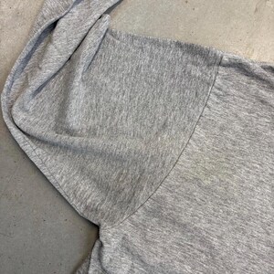 Vintage 2000s Nike Centre Swoosh Embroidered Thrashed Longsleeve T-Shirt / Retro / USA / Sportswear / Extra Large Gray zdjęcie 6