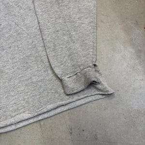 Vintage 2000s Nike Centre Swoosh Embroidered Thrashed Longsleeve T-Shirt / Retro / USA / Sportswear / Extra Large Gray zdjęcie 4