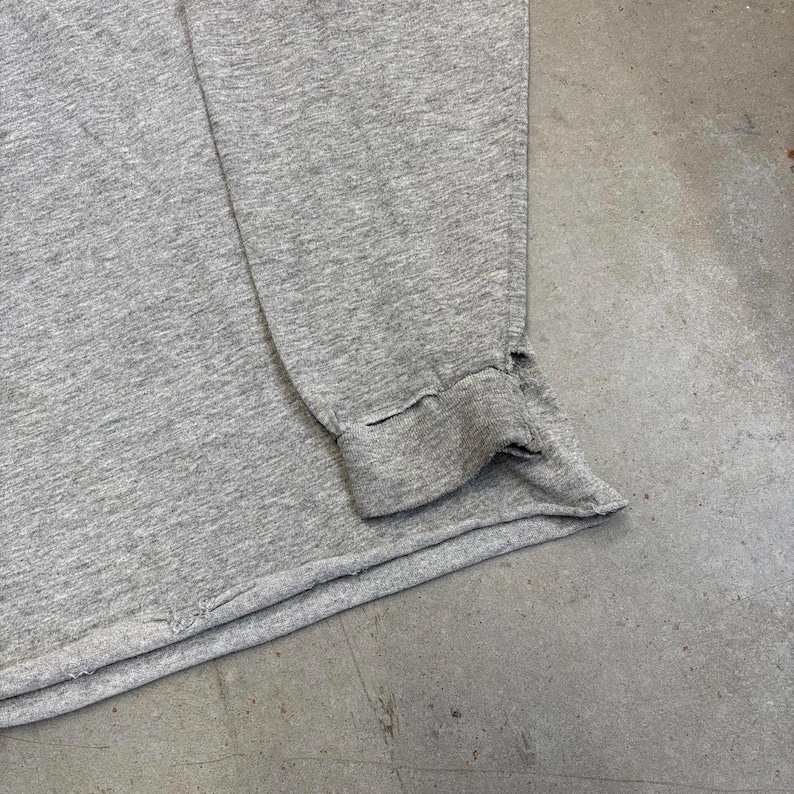 Vintage 2000s Nike Centre Swoosh Embroidered Thrashed Longsleeve T-Shirt / Retro / USA / Sportswear / Extra Large Gray zdjęcie 4