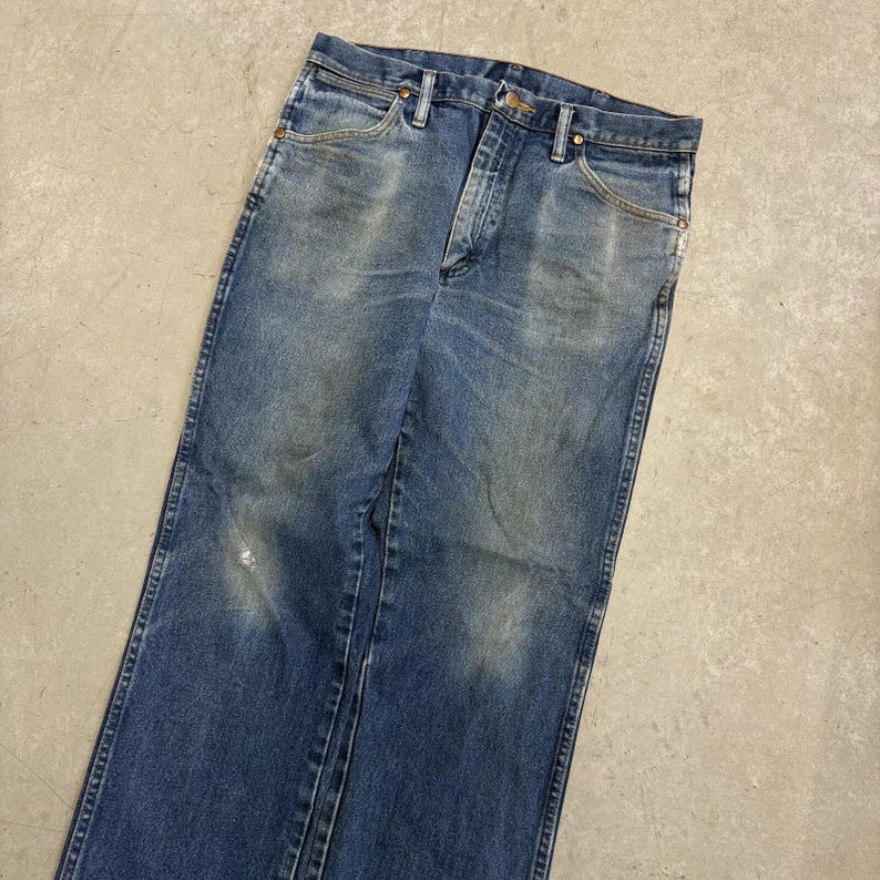 Vintage 90s Wrangler Faded Dark Wash Relaxed Jeans / Outerwear / Retro / USA / Size 32 image 4