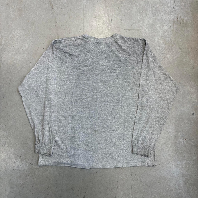 Vintage 2000s Nike Centre Swoosh Embroidered Thrashed Longsleeve T-Shirt / Retro / USA / Sportswear / Extra Large Gray zdjęcie 2