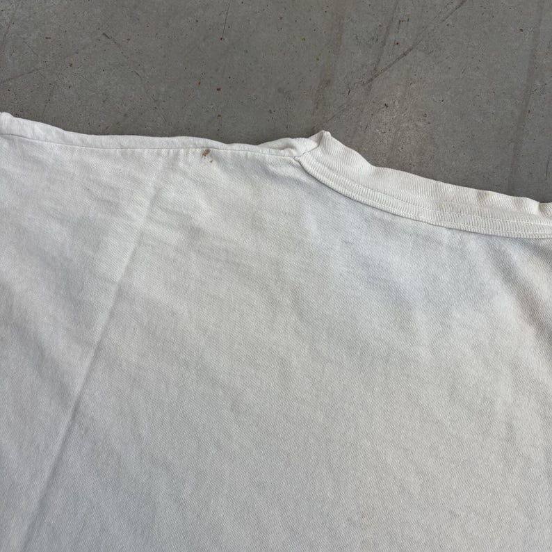 Vintage 90s Mickey Mouse Classics Cartoon Flawed T-Shirt / Retro / Disney / USA / Extra Large White image 8