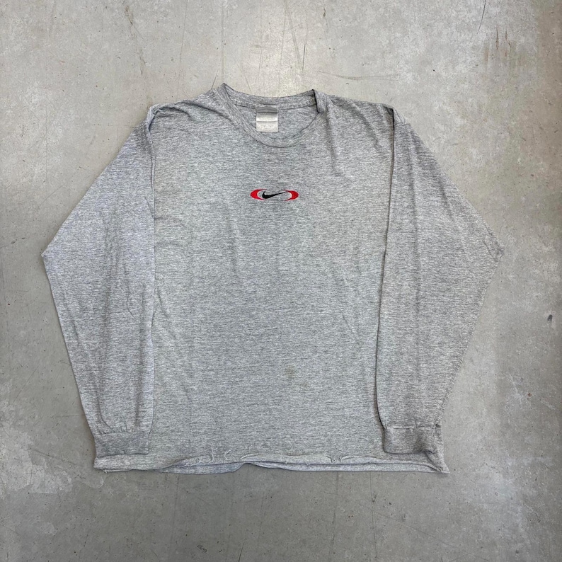Vintage 2000s Nike Centre Swoosh Embroidered Thrashed Longsleeve T-Shirt / Retro / USA / Sportswear / Extra Large Gray zdjęcie 1