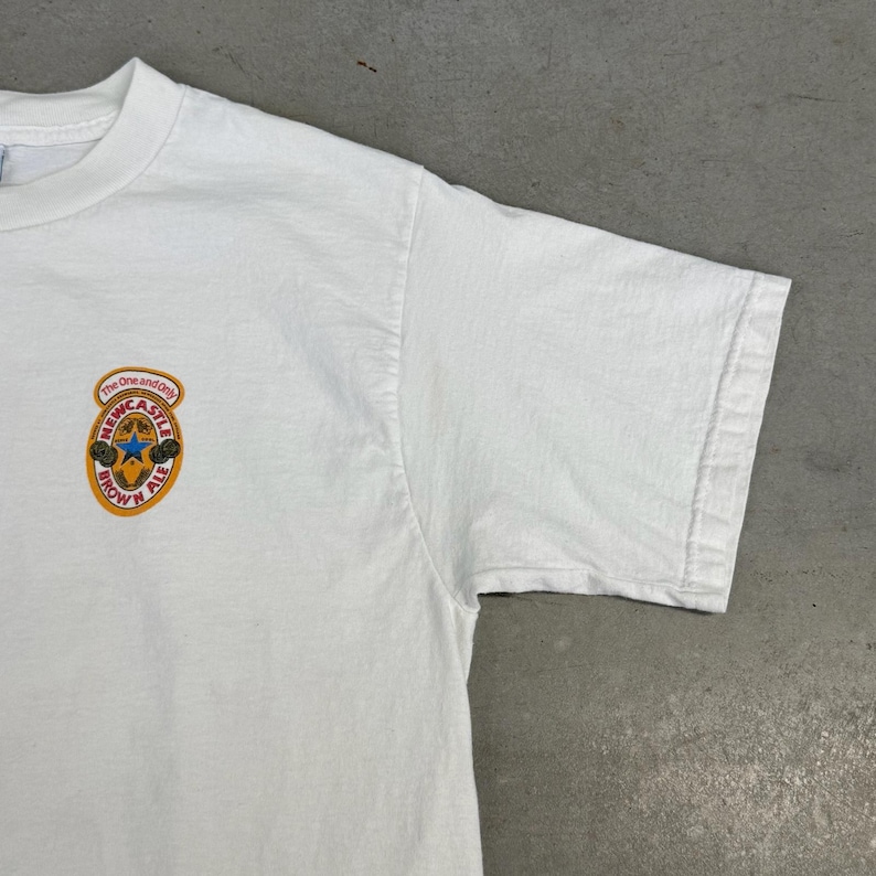Vintage 90s Newcastle Brown Ale Promo Graphic T-Shirt / Retro / USA / Beverage / Large White image 5