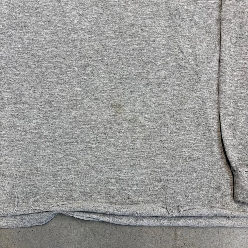 Vintage 2000s Nike Centre Swoosh Embroidered Thrashed Longsleeve T-Shirt / Retro / USA / Sportswear / Extra Large Gray zdjęcie 5