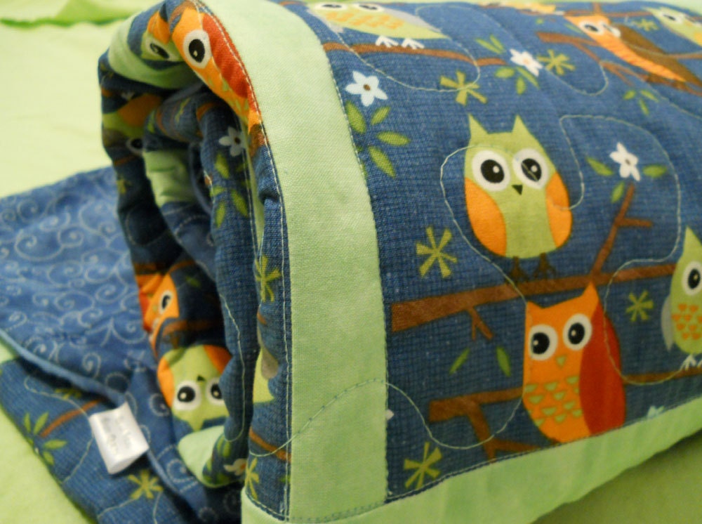 Night Owl baby crib quilt in Blue & Mint Green - MTO - Moda Cotton - Ten Little Things. Owls nur