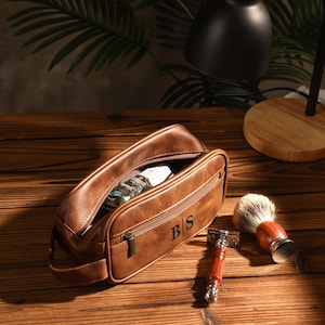 Personalisierte Leder Kulturtasche für Männer, Reise Kulturtasche, Trauzeugen Geschenk, Geschenk für Ihn, Vatertagsgeschenk, Herren Dopp Tasche, Kulturbeutel