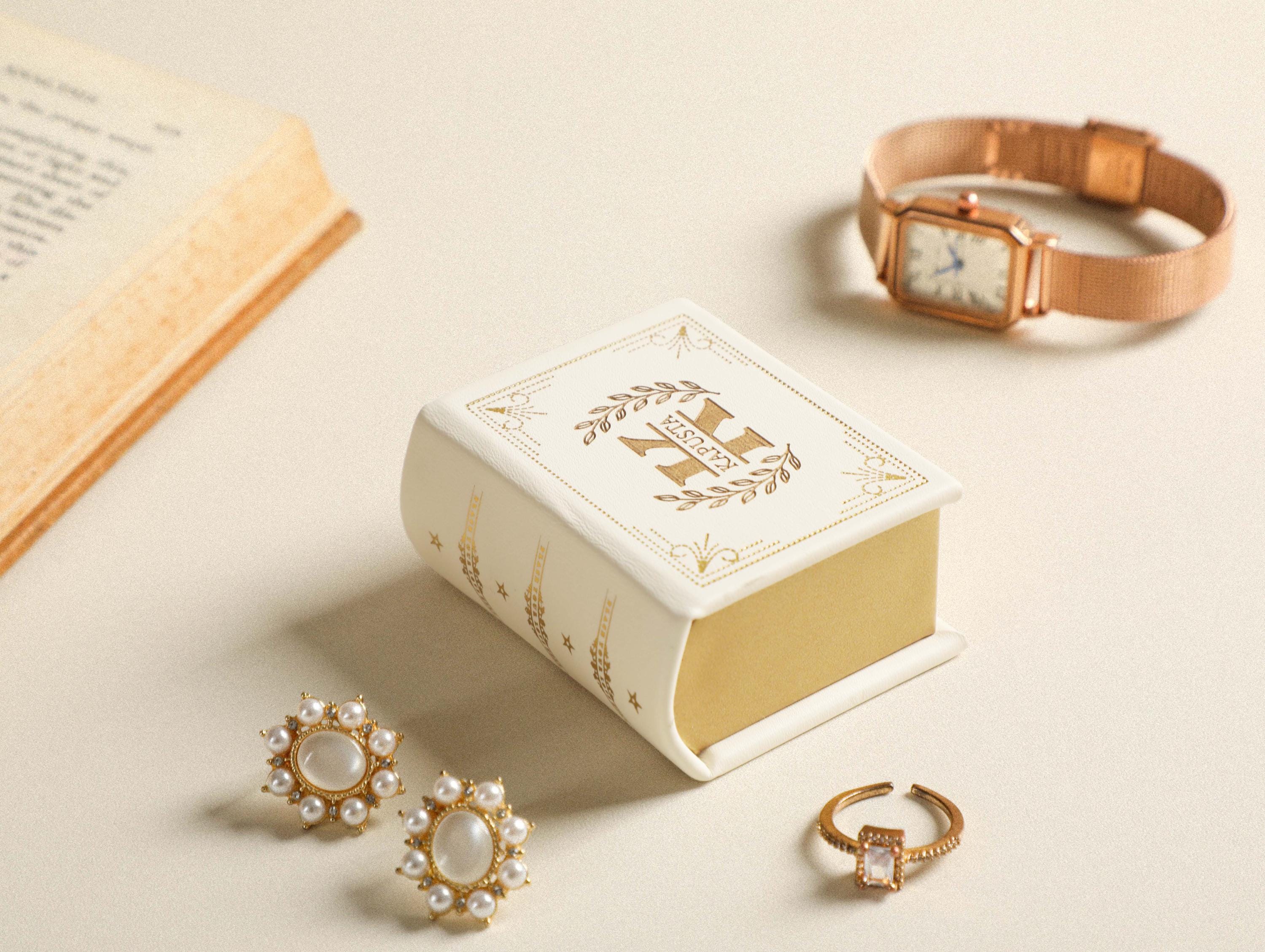 Scatola Porta Bracciale In Pelle Sintetica Bianca Con Interno In Velluto - 9x9x4,8 Cm, Elegante Confezione Regalo - 4