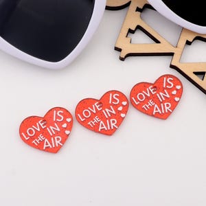Red Glitter Heart Shaped Acrylic Blank with Love Text, 19mm Pendant for DIY Earrings, Valentine&#39;s Day Jewelry, Craft Supplies AC105