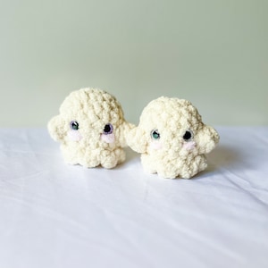 Crochet ghost plushie. soft toy plush. Halloween.