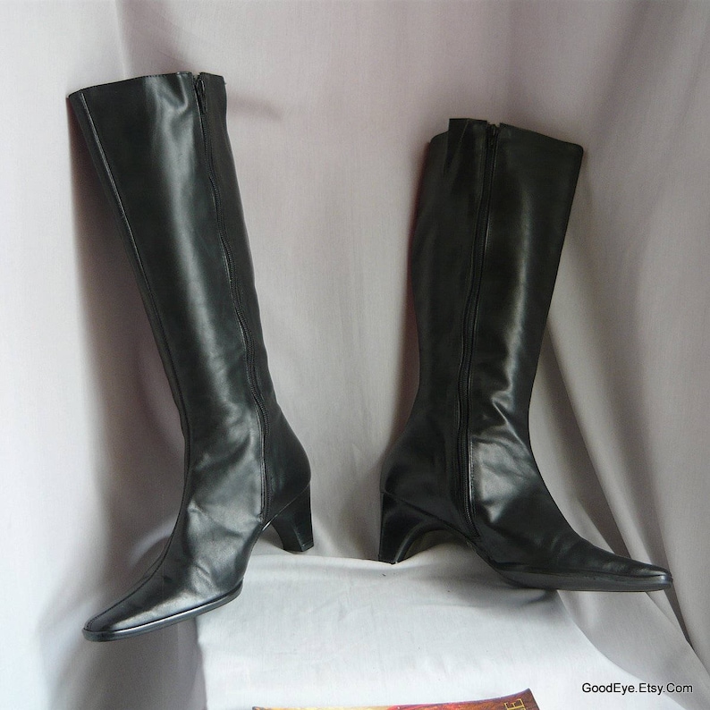 Vintage Black Leather Knee Boots w Stretch Vents size 8 m Eu 38 .5 UK 5 .5 90s Low Kitten Heel made in Brazil