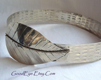 vintage All METAL CINCH Belt / Large Silver Tone Big LEAF / taille moyenne 28.5 à 35 pouces / 80s Super Woman Power Look