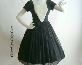 Vintage 1950s Petticoat Party Dress Black White Lace / Petite Size small 2 4 6 / Pin Up Hollywood Glamour Full Skirt / Silk Chiffon made USA