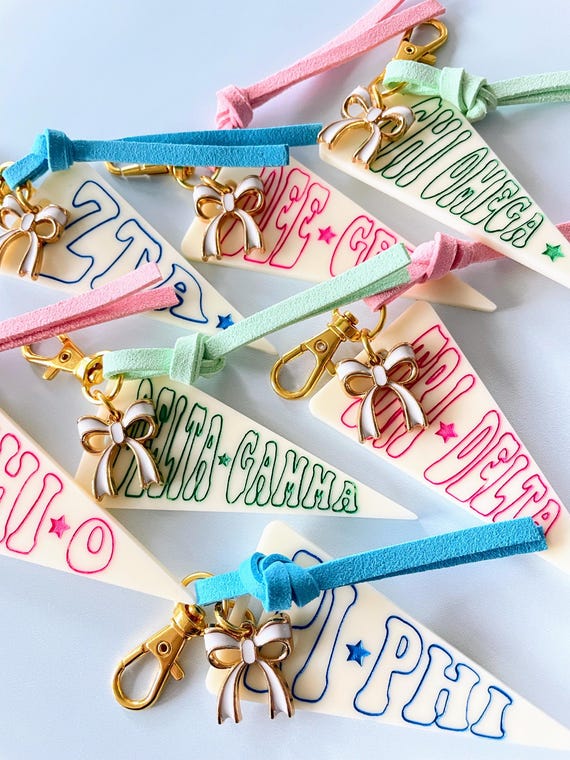 Sorority Pennant Keychain l Personalized Greek Letters Keychain with Bow Charm l Sorority Pennant Bag Charm l Big/Little Gift