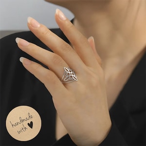 Anillo de nudo de bruja / Amuleto de protección celta / Regalo gótico / Joyería wiccana en plata, oro y acero inoxidable / Regalos románticos para ella