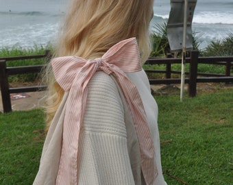 Linen bow bag with patterned cotton lining