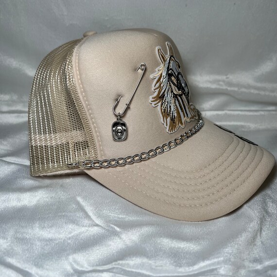 Horse Patch Trucker Hat With Chain and Charm, Trendy Trucker  display picture 2