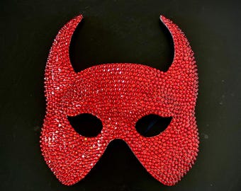 Máscara de mascarada de cuerno de diablo con diamantes de imitación rojos: accesorio para fiesta de disfraces